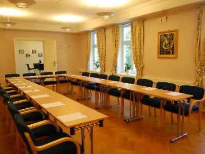 Grand Halden