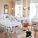 Grand Halden
